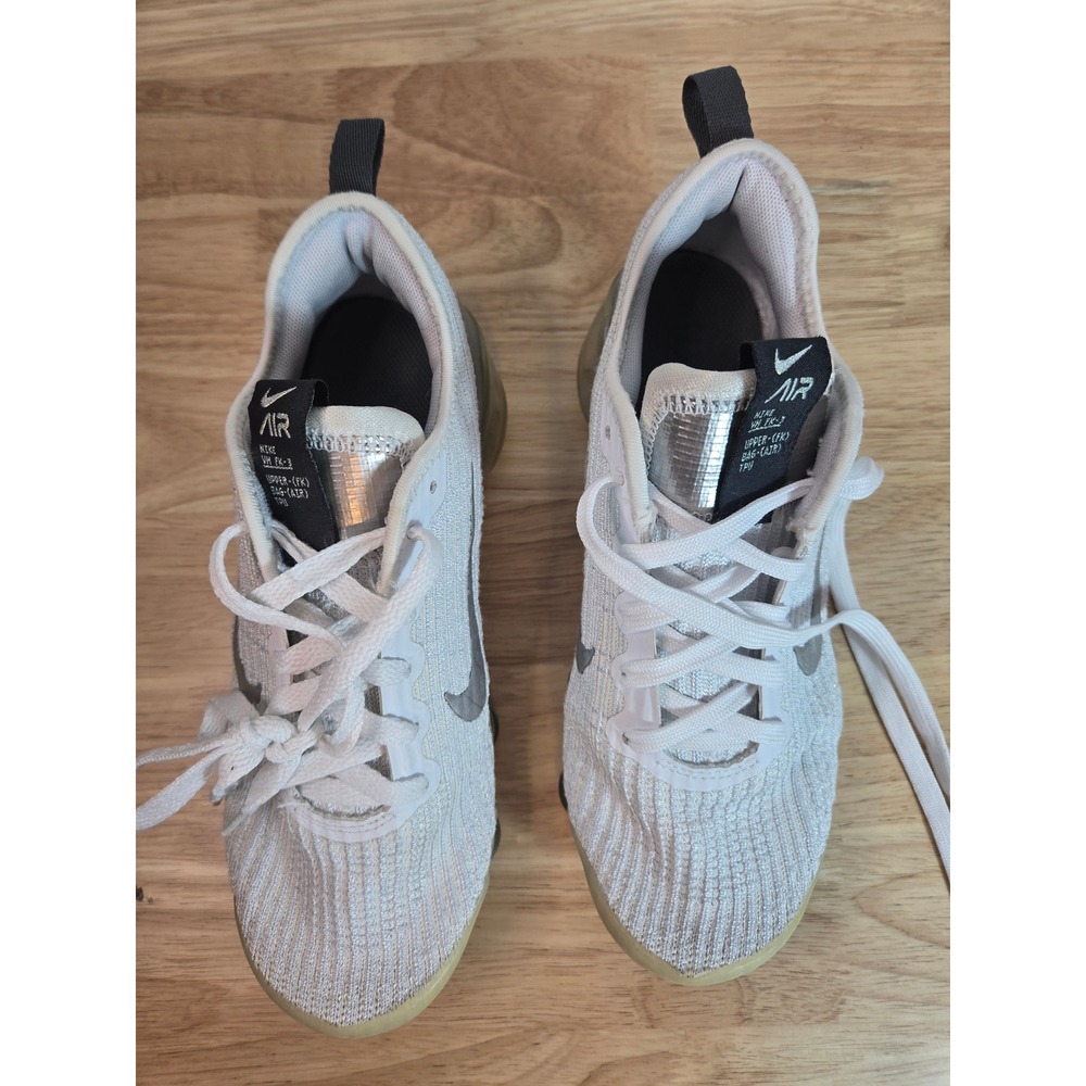 **Nike Air Max White Metallic Silver Sneakers Youth 5.5Y / Women's 7** - Picture 2 of 9